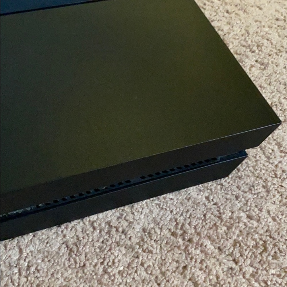 PS4 - Picture 2 of 7